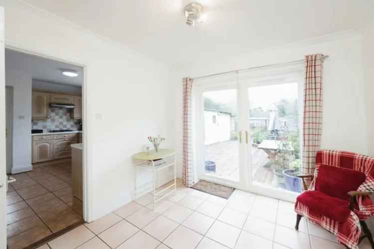 House For Sale in Marlow Road, Lane End, England