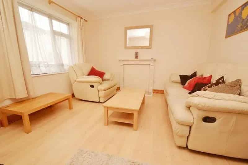 4 Bedroom Student House Near Transport Links