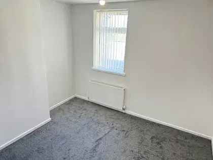 2 Bed Flat Blackley Manchester Close to M60 Motorway