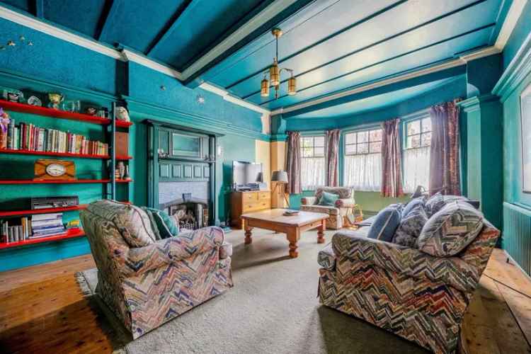5 Bedroom Arts & Crafts House For Sale