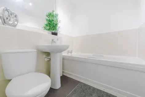 1 Bed Flat 76m² London SE10 - Furnished Apartment