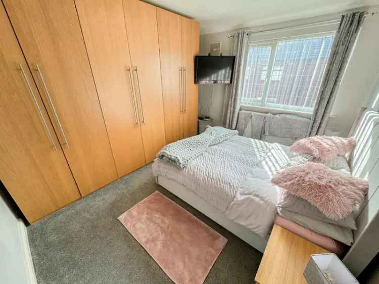 3 Bedroom Mid Terrace House For Sale East End Park