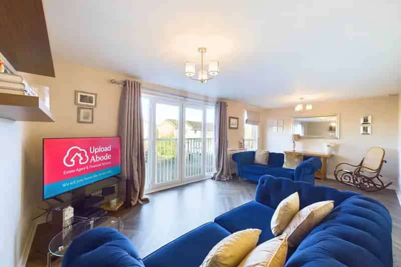 4 Bedroom End of Terrace House to Rent Glasgow