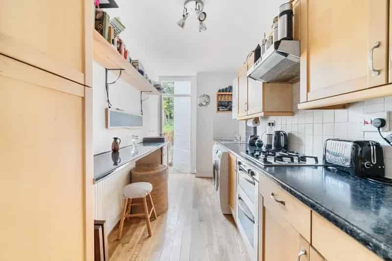 2 Bedroom Garden Flat Near Crouch End Broadway