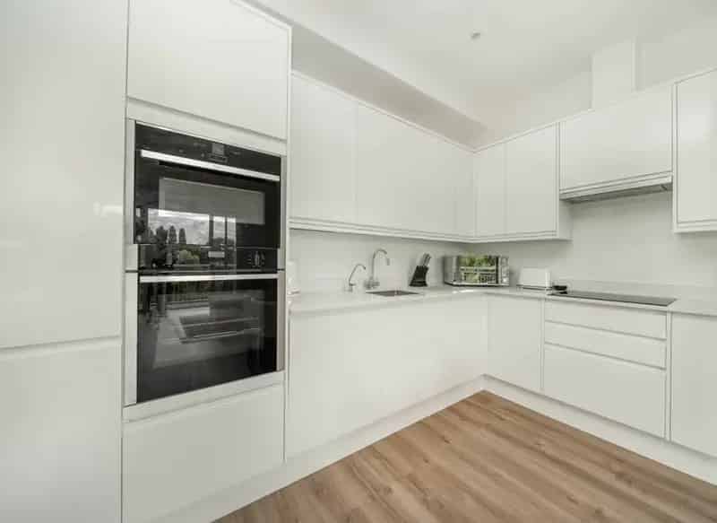 2 Bed 2 Bath River Thames View Apartment  Residents Gym No Onward Chain