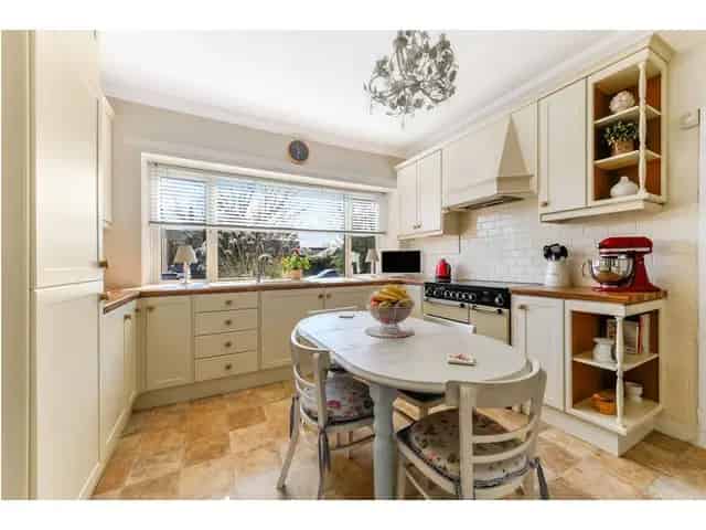 4 Bedroom Bungalow for Sale in Dreghorn