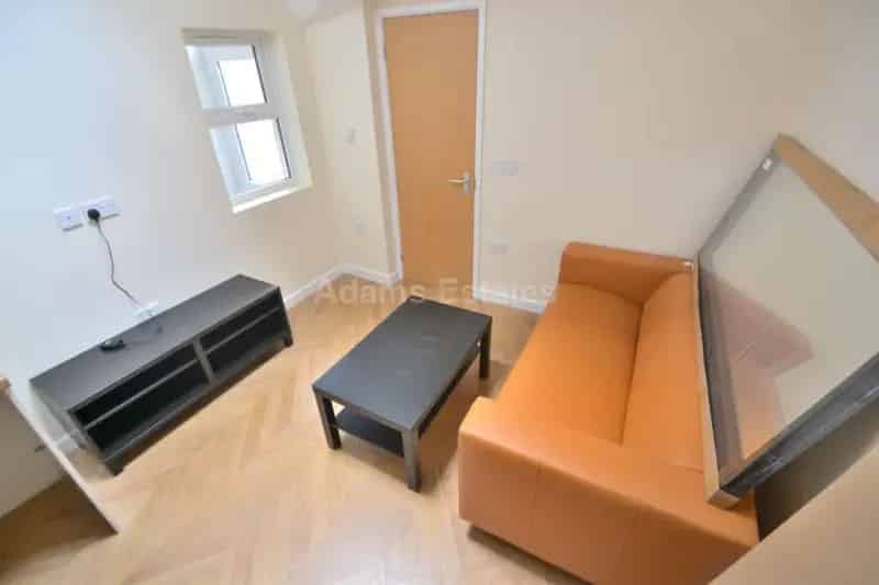 2 Bedroom Flat to Rent Near Reading Station