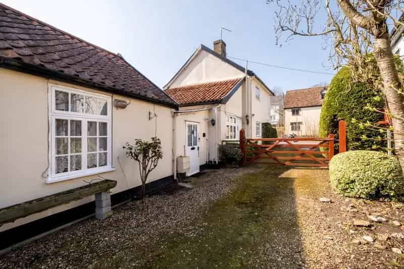 Grade II Listed 3 Bed Detached House Brockdish