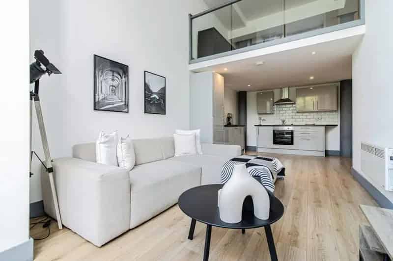 2 Bedroom Flat for Sale Manchester M4 Near New Islington Metrolink