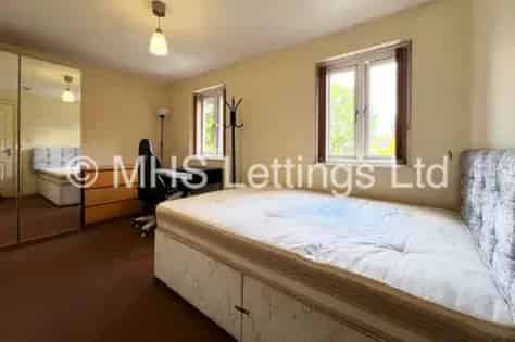 1 Bedroom Flat Near University of Leeds 49m²