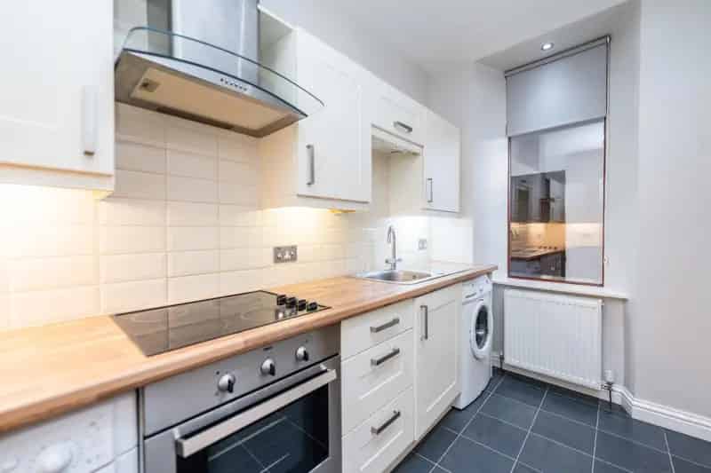1 Bedroom Ground Floor Flat Near Amenities