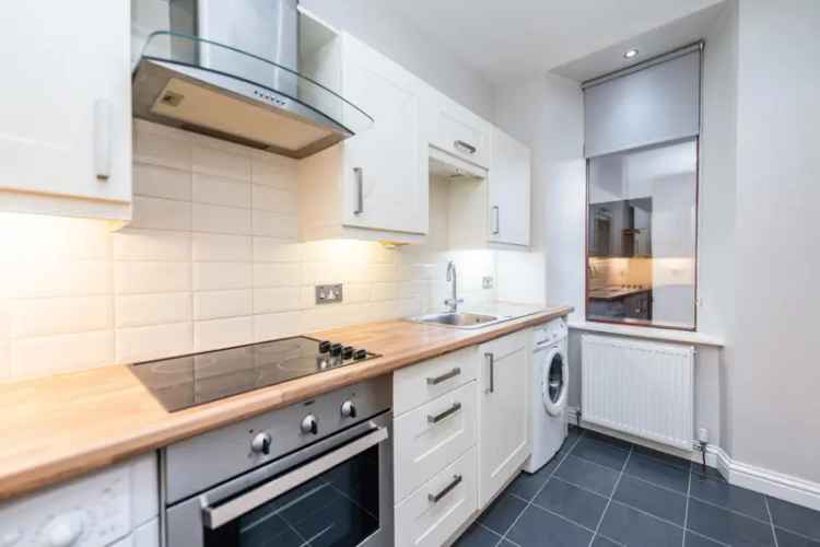 1 Bedroom Ground Floor Flat Near Amenities