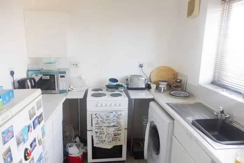 Studio Apartment Near Watford Junction Station - Zero Deposit