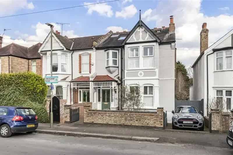 5 Bedroom Semi Detached House for Sale