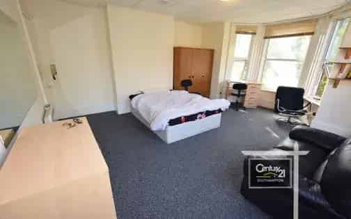 Southampton Studio Flat Near University