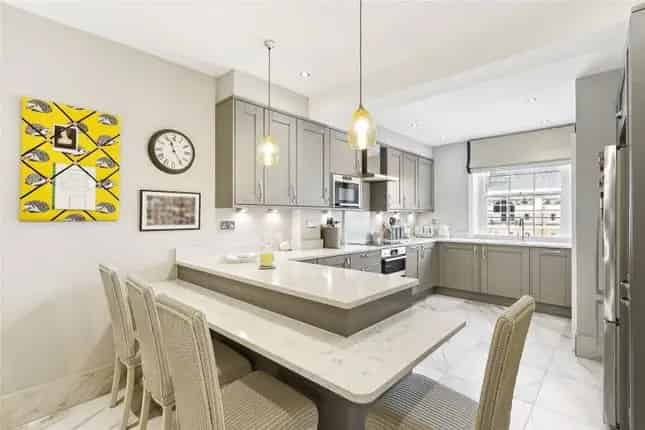Flat for Sale in Eccleston Square London SW1V