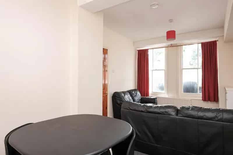 4 Bedroom HMO Property For Sale High Rental Returns