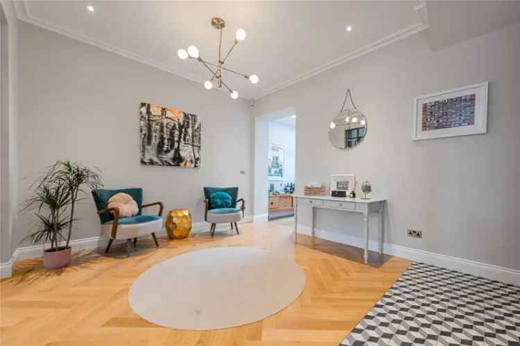 4 Bedroom Victorian House in Queen's Park