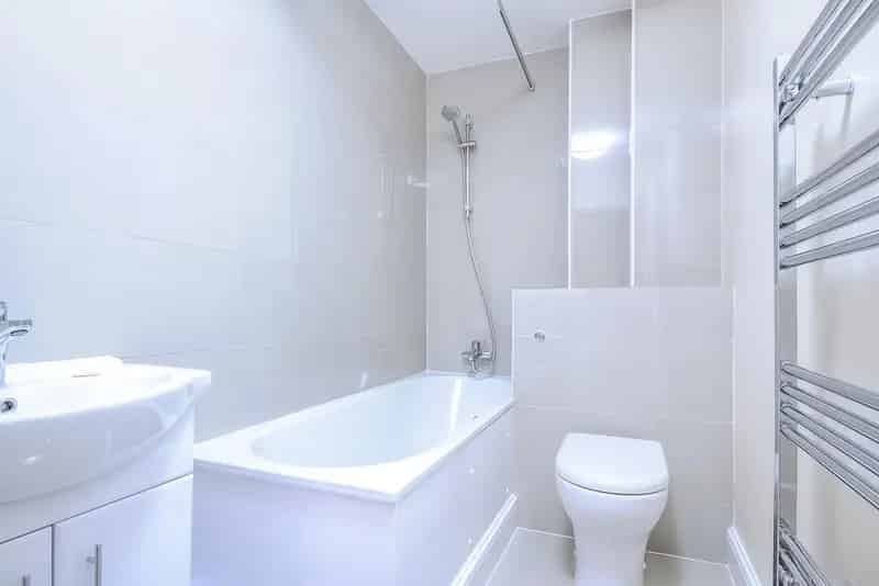 2 Bedroom Flat near Balham - Refurbished with Communal Garden