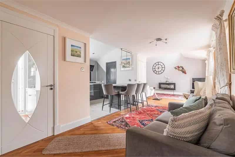 2 Bed Bungalow Detached with 2 Reception Rooms