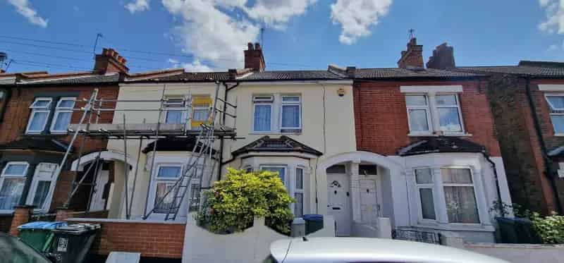 3 Bedroom House Near Watford General Hospital  Unfurnished