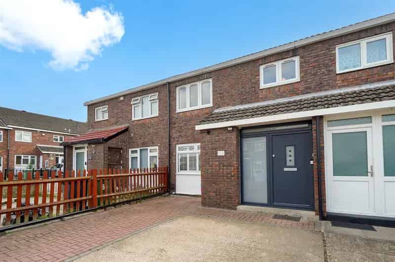 3 Bedroom Terraced House Near Sydenham Stations