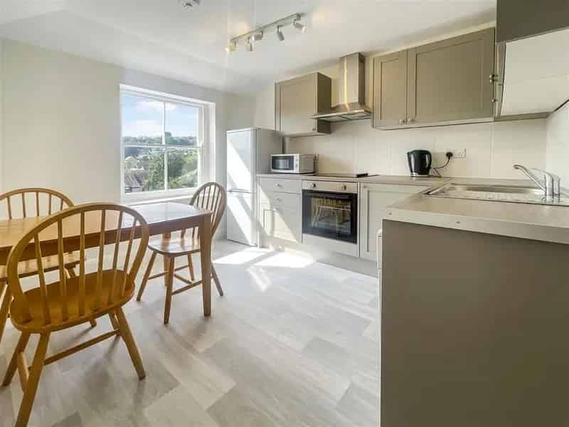 9 Bedroom Terracde House For Sale - Excellent Investment Opportunity