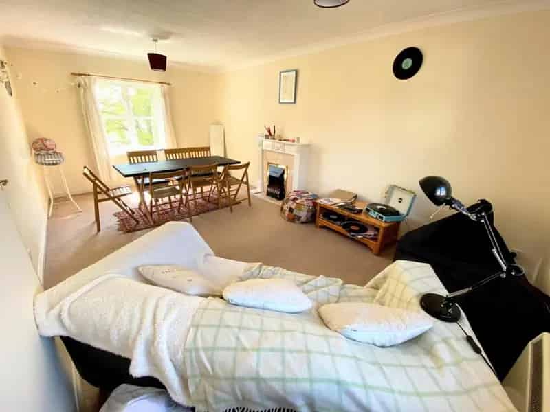 2 Bedroom Apartment to Rent in Exeter