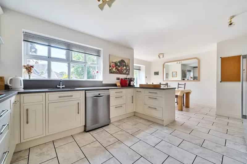 4 Bedroom Detached House for Sale Near Village Centre and Mainline Station