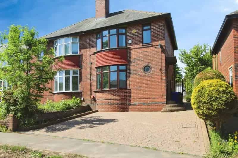 3 Bedroom Semi Detached House to Rent Sheffield S8