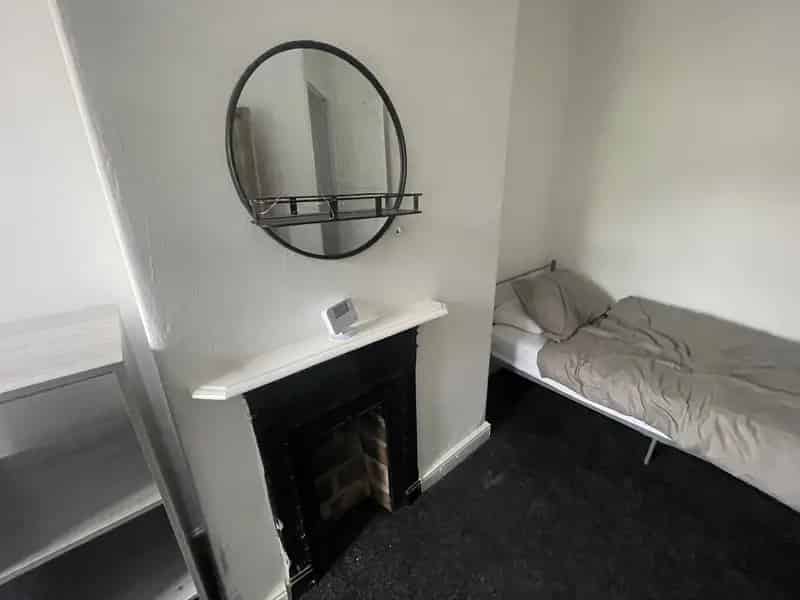 Spacious Two Bedroom House in Armley Leeds Zero Deposit Available