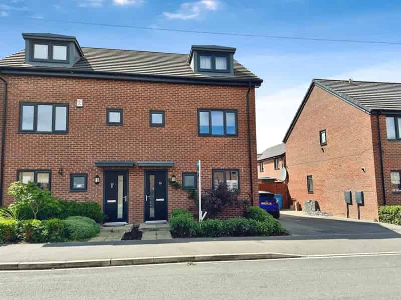 3 Bedroom Semi-Detached House for Sale