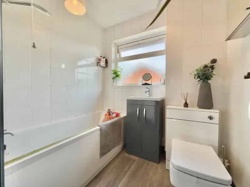 3 Bed Semi-Detached House for Sale