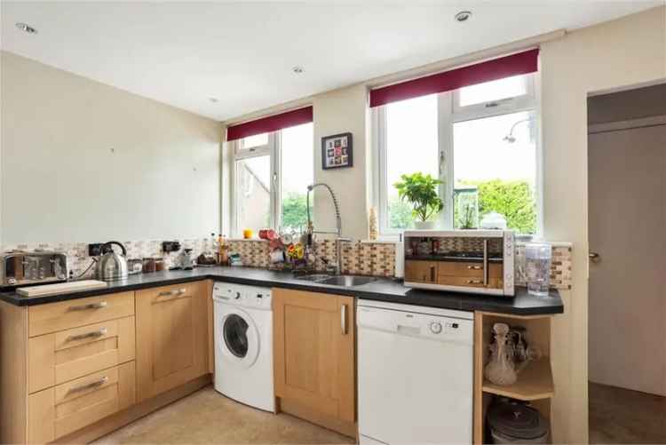 5 Bed Bungalow - Semi-Detached with 2 Reception Rooms