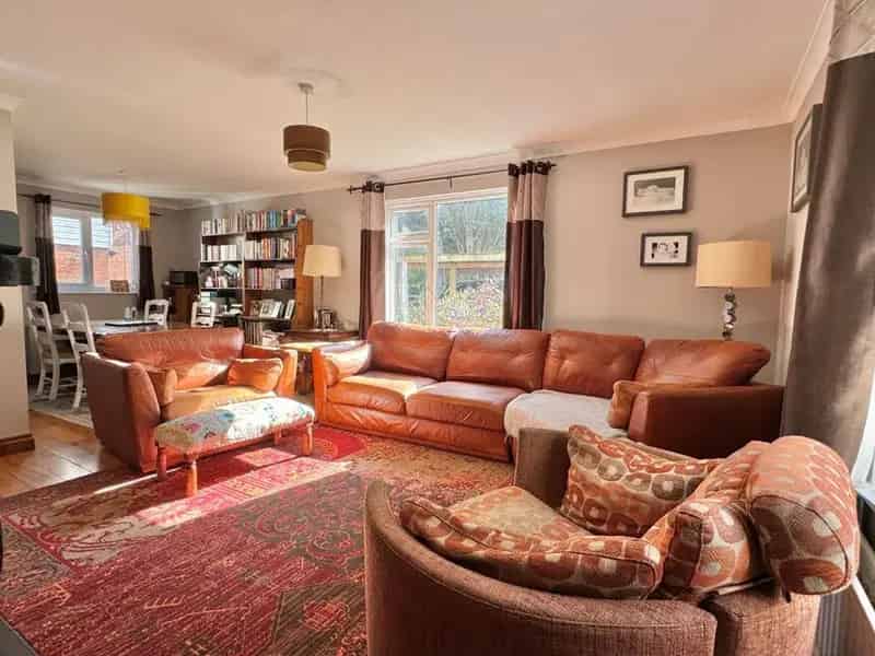 5 Bedroom Detached House Sandling Kent