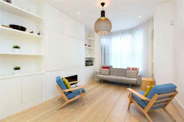 Terraced house to rent in Hamilton Gardens, St Johns Wood, London NW8