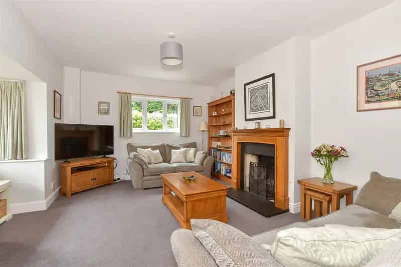 4 bedroom link detached house for sale