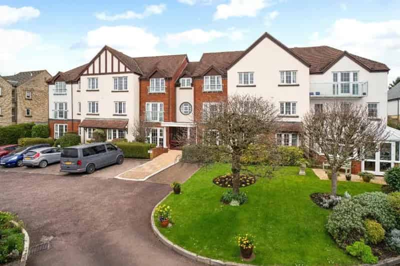 2 Bedroom Retirement Apartment with Lovely Views