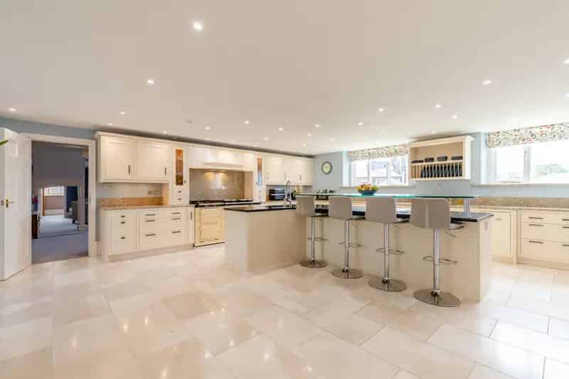 5 Bedroom Detached House in Gated Country Estate