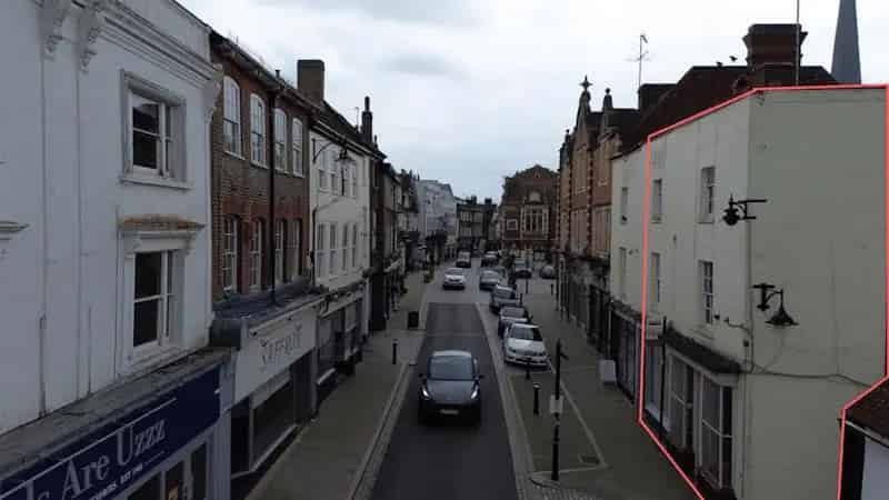Two Lock Up Shops in Hemel Hempstead Old Town