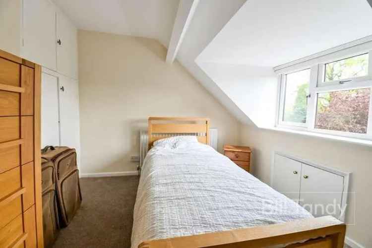 4 Bed Detached House Kings Bromley