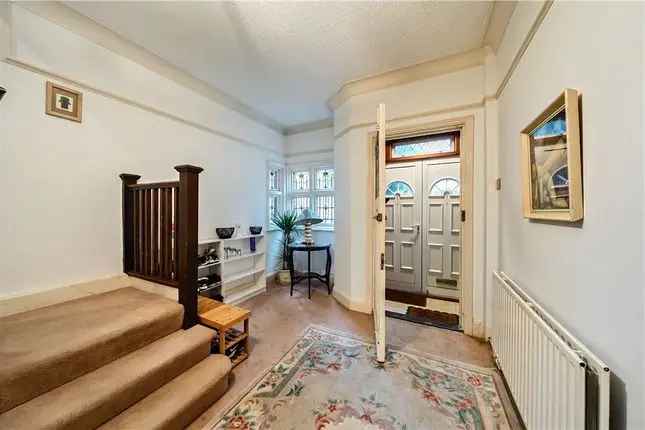 5 Bedroom Semi-Detached House for Sale in Manor House London