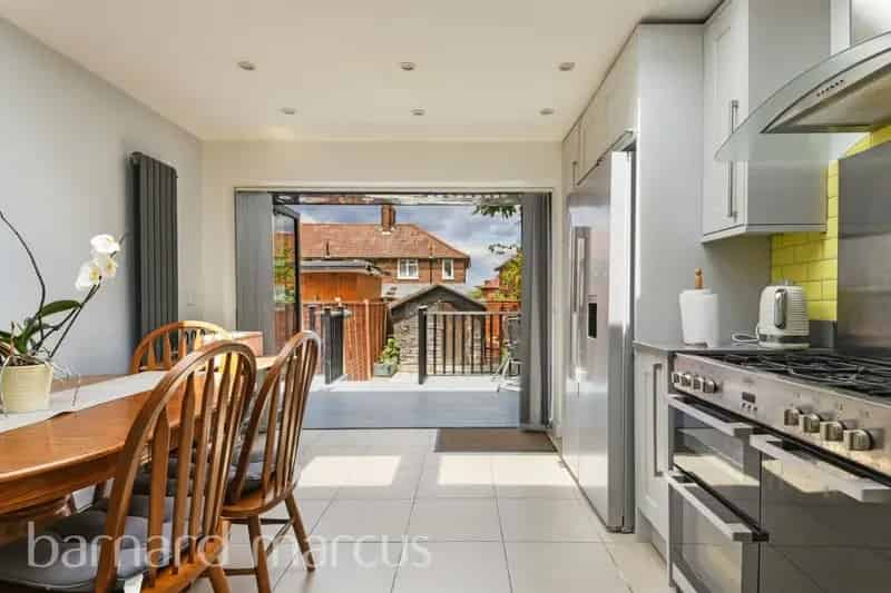3-Bedroom Family Home with Garden and Parking