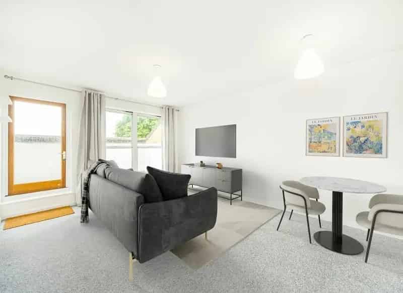 Two Double Bedroom Home Near East Putney Tube