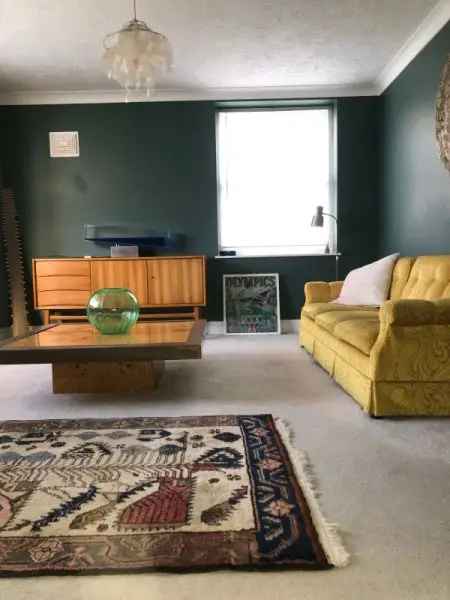 Flat For Rent in Lewes, England