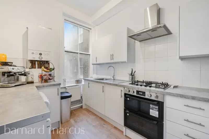 3 Bedroom Apartment Clapham South Near Clapham Common