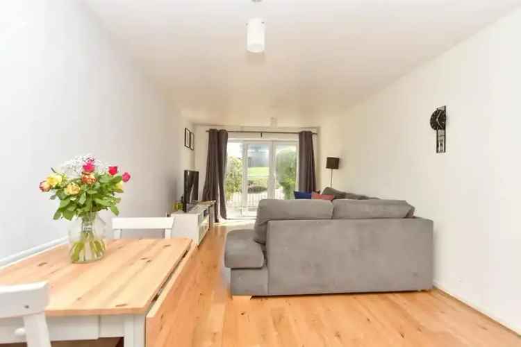 2 Bedroom Ground Floor Flat for Sale Near Elizabeth Line