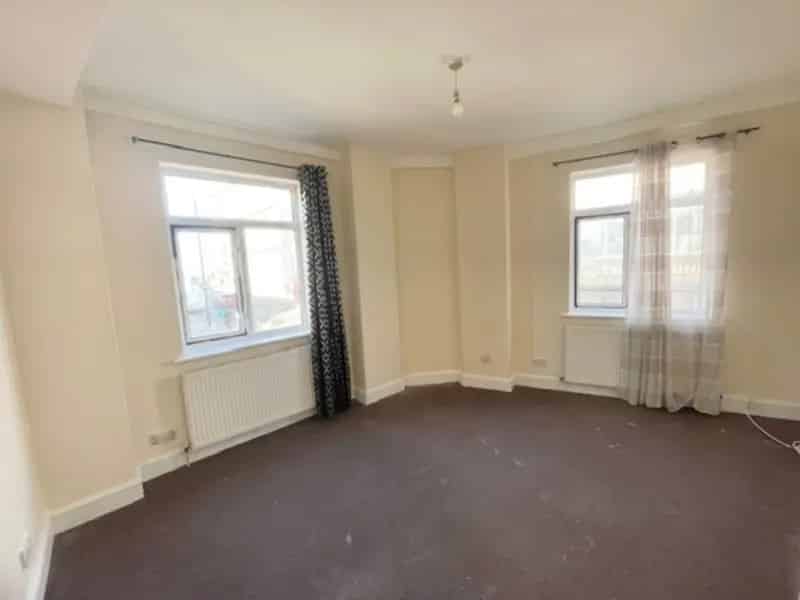 2 Bedroom Flat to Rent in Plaistow E13