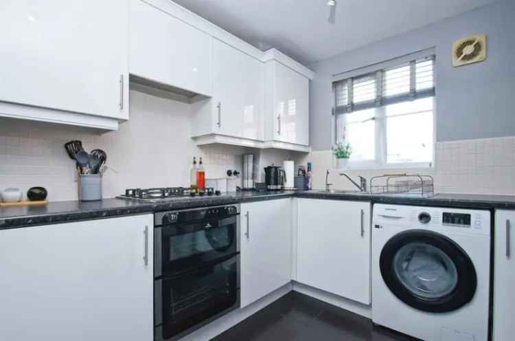 2 Bedroom End Terrace House For Sale