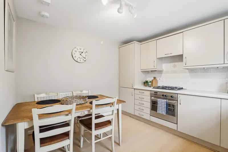 Two Bedroom Flat in Leith Edinburgh Modern Development Allocated Parking